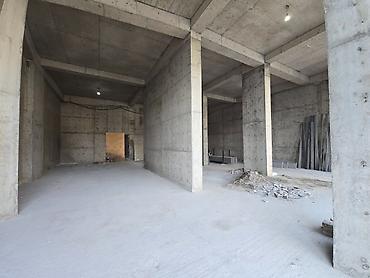 kiraya: İcarəyə: Ağ şəhərin mərkəzində, premium kompleksin altında 1 mərtəbəli — 2