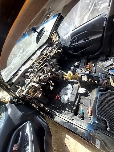 Digər avtomobil ehtiyat hissələri: Avtomobil ehtiyat hissələri – müxtəlif komplekt Təsvir: - Ön faralar — 11