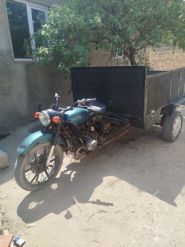em matasklet: Yükdaşıma üçün motosiklet qoşqulu özəl konstruksiya - Motosiklet ön