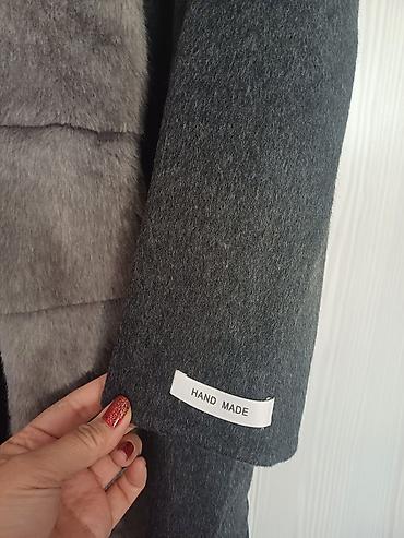 пальто с мехом: Модное и теплое шерстяное пальто с искусственным мехом. Длина 110см — 4