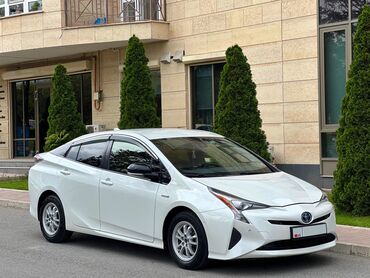 Toyota: Toyota Prius: 2017 г., 1.8 л, Вариатор, Гибрид, Хэтчбэк