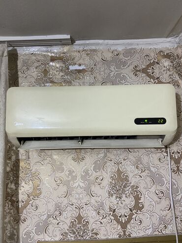 Кондиционер Midea, Б/у, 30-35 м², Платная установка