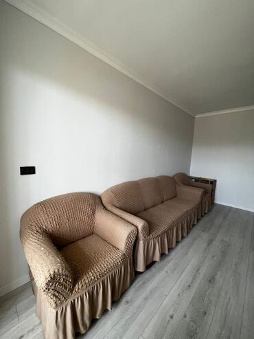 для дивана: Продаём комплект мягкой мебели диван + 2 кресла 💰 Цена: 12 000 сом 📍