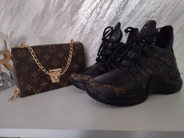 Women's Sneakers and athletic shoes: 39 — 4