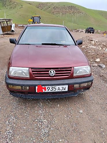 220 mers: Volkswagen Vento: 1994 г., 1.8 л, Бензин, Седан — 1