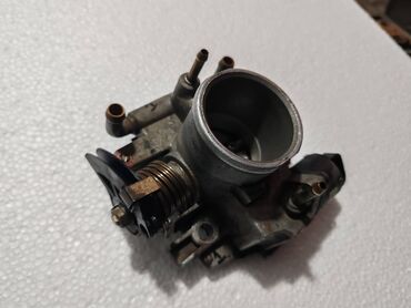 Auto delovi: Klapna gasa Lada 21214 Niva 1.7i br.1. Polovno, ocuvano. Skinuto sa — 2