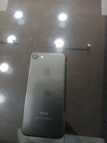 Apple iPhone: IPhone 7, 32 GB, Jet Black, Barmaq izi