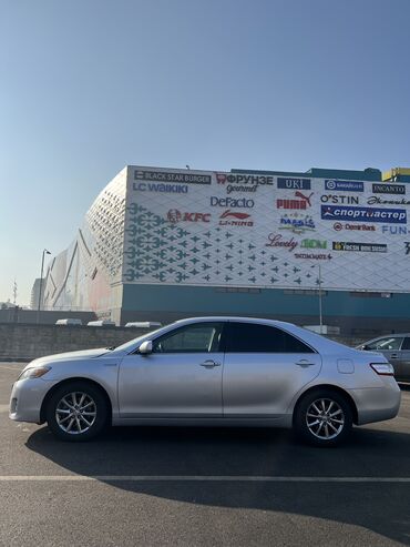 гоьф 3: Toyota Camry: 2010 г., 2.4 л, Автомат, Гибрид, Седан