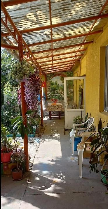 Продажа коттеджей и домов: Продаётся уютный дом в районе Карагачёвой рощи Общая площадь 80м² Две — 2