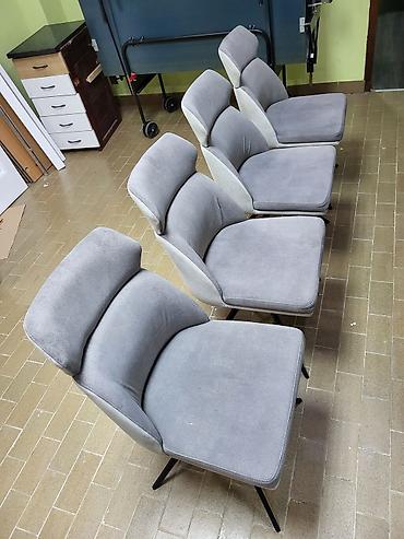 Set od 4 tapacirane trpezarijske stolice – siva/bez kombinacija - na lalafo.rs — 2 Set od 4 tapacirane trpezarijske stolice – siva/bez kombinacija - — 2