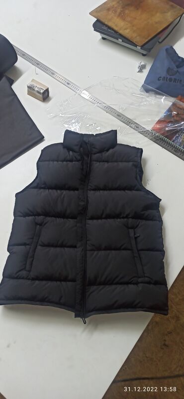 мужской безрукавка: Куртка 4XL (EU 48), цвет - Черный