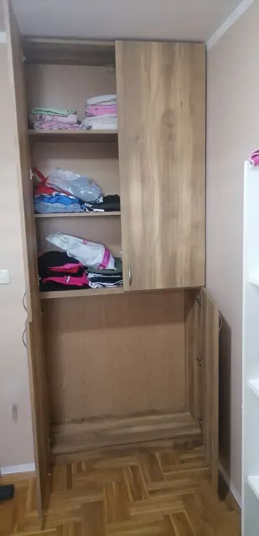 Ormari: Ormar 41 📌 Specifikacije: Materijal: Univer ploča Debljina: 18 mm — 8