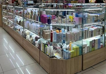 Срочно Продаю Торговая Витрина Длина 4 метра Высота 1,20