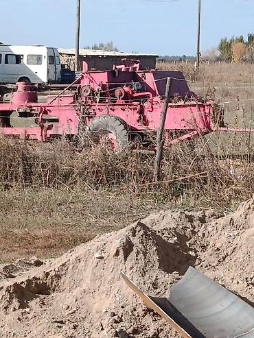 Трактор МТЗ-80 с прицепным грунтоперерабатывающим/погрузочным at lalafo.kg Трактор МТЗ-80 с прицепным грунтоперерабатывающим/погрузочным