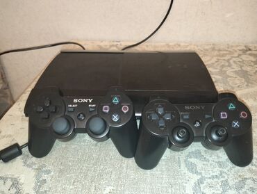 PS3 (Sony PlayStation 3): Ps3 içində 50+ oyun var yaddaş 500gb 2 pultludu problemsizdi