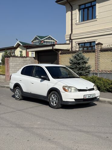 срочно продаю форд транзит: Toyota Vitz / Platz / Yaris / Echo: 2001 г., 1.5 л, Автомат, Бензин, Седан