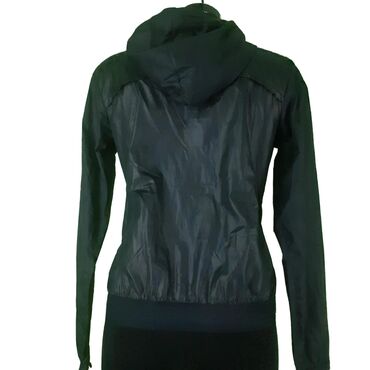 Sportska odeća: Gornji deo odeće, Za odrasle, Upotrebljenо — 3