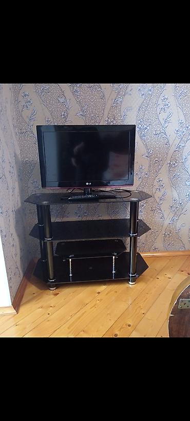 ТВ и видео: LG televizor + şüşə TV stendi Məhsulun təsviri: - Televizor: LG, düz — 1