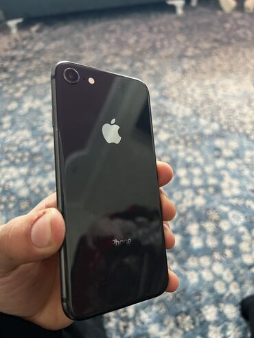 Apple iPhone: IPhone 8, Скидка 10%, Б/у, 64 ГБ, Jet Black, Чехол, 100 %