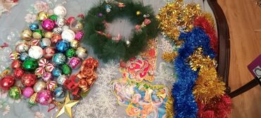 Yeni il oyuncaqları və bəzəkləri: Yeni il yolkası təzədir çox gözəldir.Bütün oyuncaqlar üzərində — 5
