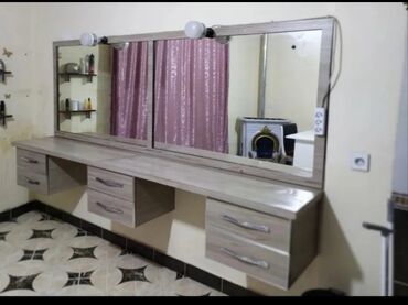 куплю кресло кровать бу: Salon mebeli tecili satilir. seliqeli iwlenib boyukdur iki