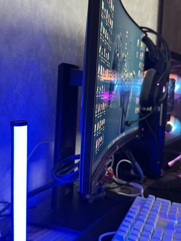 Masaüstü kompüterlər və iş stansiyaları: Heç bir problemi yoxdur, vəziyyəti əladır. i5-12400F – 2.5GHz RTX 3060 — 14