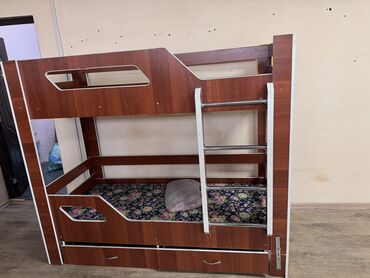 двухъярусная кровать для взрослых с диваном: Двухъярусная Кровать, Б/у