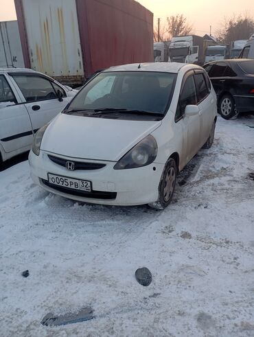 машины аварийные: Honda Fit: 2001 г., 1.3 л, Вариатор, Бензин, Хэтчбэк