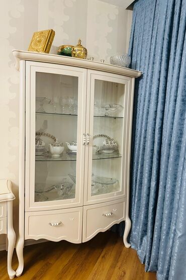 Masa və oturacaq dəstləri: Qonaq otağı üçün, Açılmayan, Oval masa, 6 stul — 6