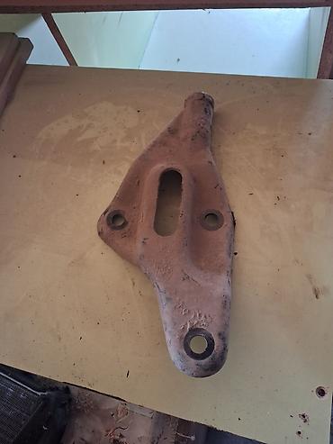 Другие автозапчасти: Продаю запчасти на бмв е34 Блок 2.5 заряженный Генератор Крышка — 1