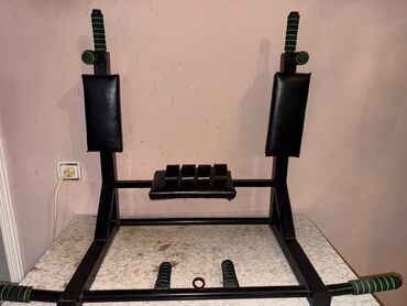 Turniklər və bruslar: Universal turnik–parallel qollar–qarn pressi üçün divar trenajoru — 10