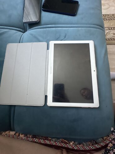 Планшеты: Планшет, Samsung, память 256 ГБ, 19" - 20", 4G (LTE), Б/у, Детский цвет - Белый