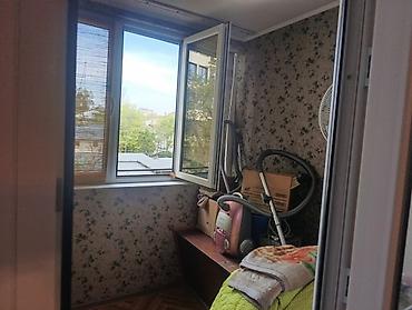 Батирлерди сатуу: 2 бөлмө, 44 м², 3-мкр 104-серия, 3 кабат — 3