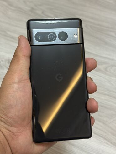 Google: Google Pixel 7 Pro, Б/у, 128 ГБ, цвет - Черный, 1 SIM, eSIM