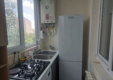 Köhnə tikili: Bakı, 4-cü mikrorayon, 3 otaqlı, Köhnə tikili, m. Memar Əcəmi, 55 kv. m — 8