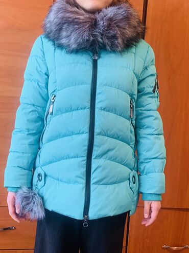 мужской безрукавка: Куртки новые за 2000 сомов.На 12-14 лет