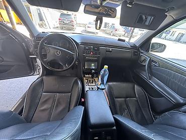 b class: Mercedes-Benz E-Class: 2002 г., 4.3 л, Автомат, Бензин, Седан — 5