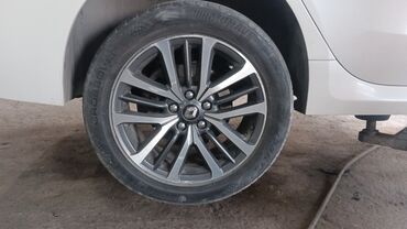 купить диски на внедорожник: Дөңгөлөктөр монтажда 225 / 45 / R 18, Кыш, Колдонулган, Комплект, Жол тандабастар (АТ/МТ), Куйма, тешиктери - 4