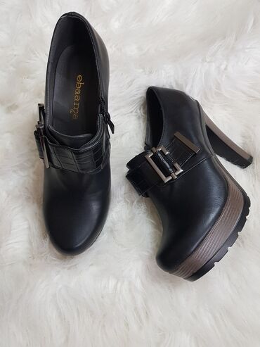 кожаные ботинки женские: Ботинки и ботильоны 40, цвет - Черный