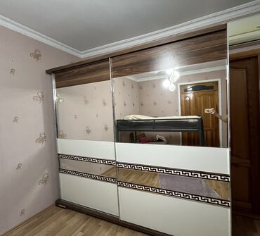 бу мебель: Əla vəziyyətdədir. Hundürlük 2.20 eni 2.50