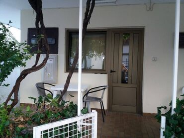ugradnja pojaseva u auto: Apartman 26m2; 1,5 soban mali stan tipa garsonjera. Spavaća soba sa 2