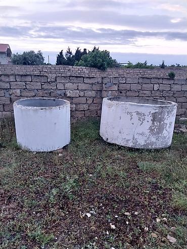 Бетонные колодцы: Beton quyu üzükləri

2ədəd beton satılır biri 1metrə biri 1.5metrə — 3