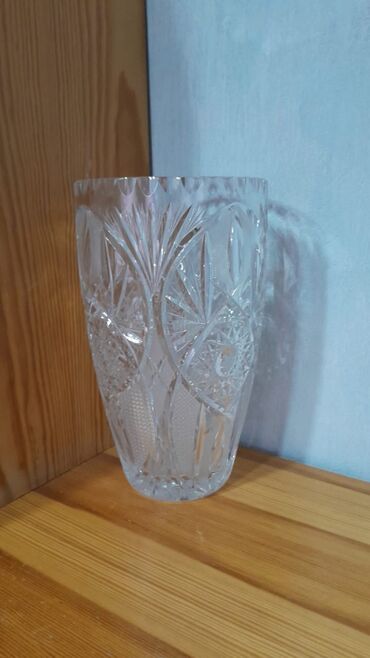 хрустальные вазы: Чешская хрустальная ваза ручная работа