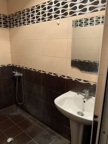 Köhnə tikili: Bakı, 4 otaqlı, Köhnə tikili, m. Qara Qarayev, 110 kv. m — 4