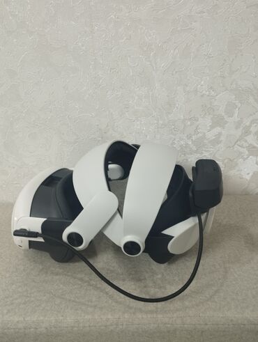 шлем виртуальной реальности: Продам шлем виртуальной реальности meta oculus quest 3 128гб шлем в