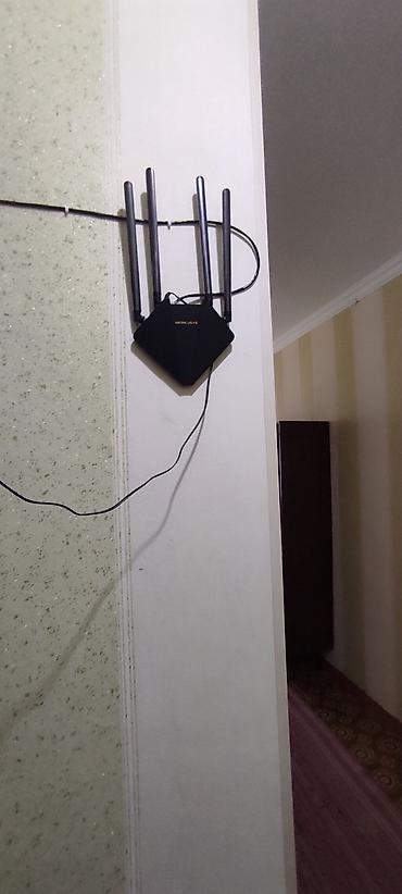 wifi adlari azeri: Sumqayıt şəhəri 13mk yol qırağında 5/2 tam səliqəli uzun müddətə — 1