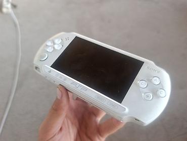 наушники проводные asus: Портативная игровая консоль Sony PSP (белая) - Классическая — 1
