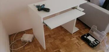 Stolovi: Radni Sto 55 🪑 Cena i Materijal: Izrađuje se od Univera debljine 18 — 3