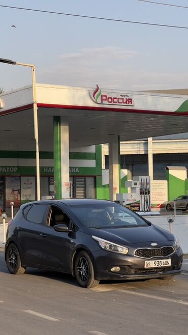 купить машину без первоначального взноса: Kia Ceed: 2013 г., 1.6 л, Механика, Бензин, Хетчбек
