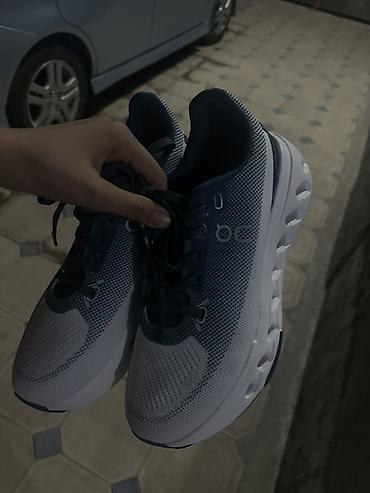 часы недорого: Кроссовки On Running (логотип «ON» на боковой части) - Тип — 2